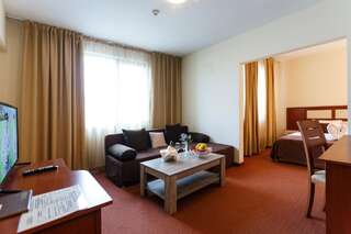 Отель Nadejda Hotel София Полулюкс-4