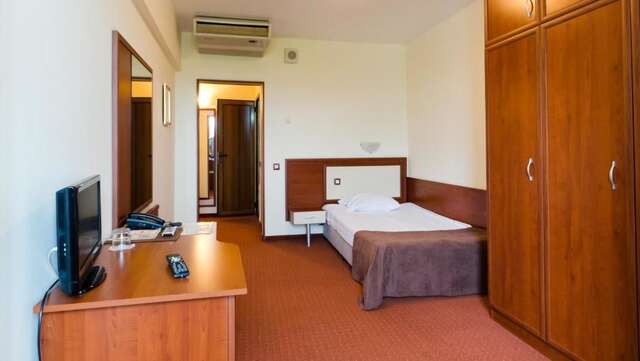 Отель Nadejda Hotel София-50